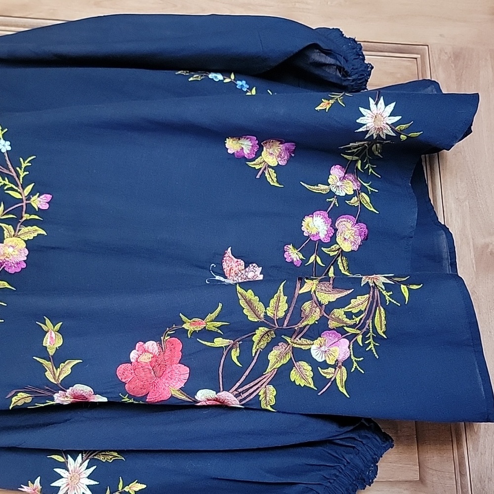 Sundance Floral Embroidered Navy Top - Picture 4 of 16